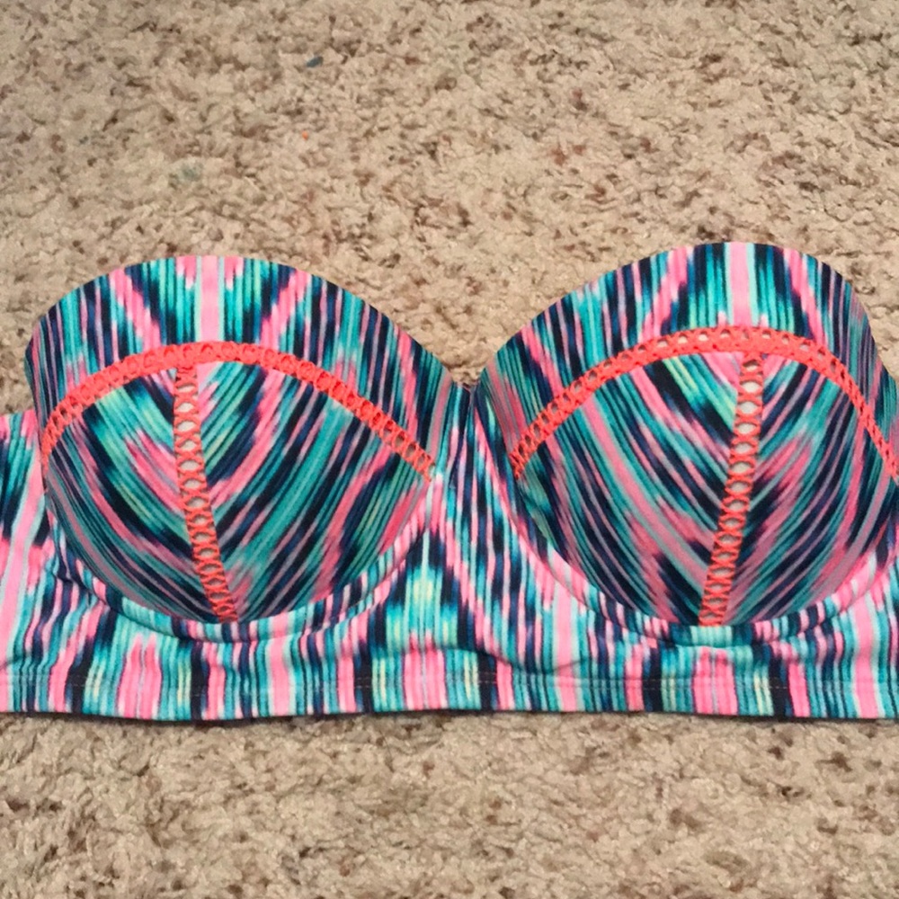 Strapless bathing suit top